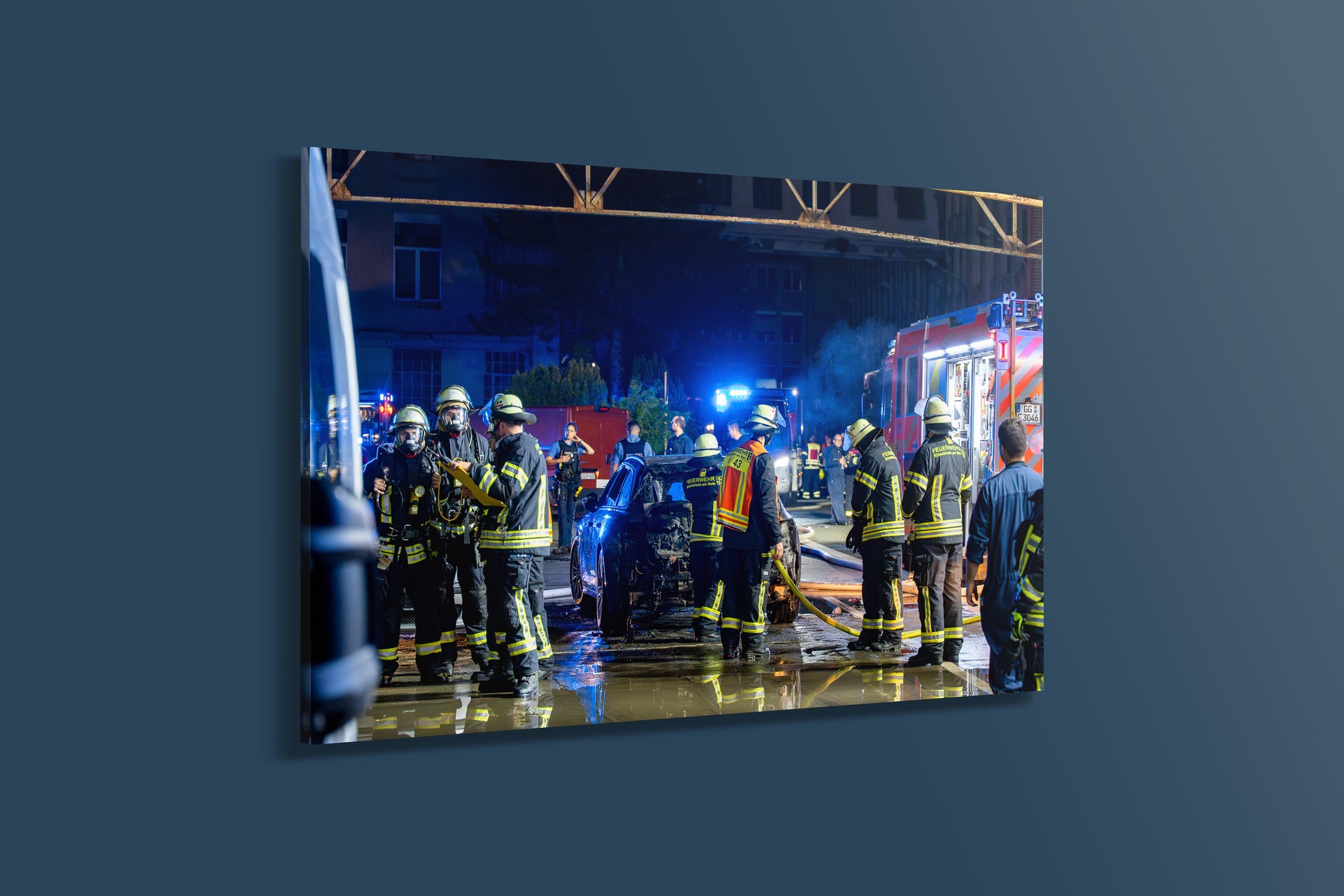 Feuer in Autowerkstatt auf altem Opelwerk in Rüsselsheim (Acryl)