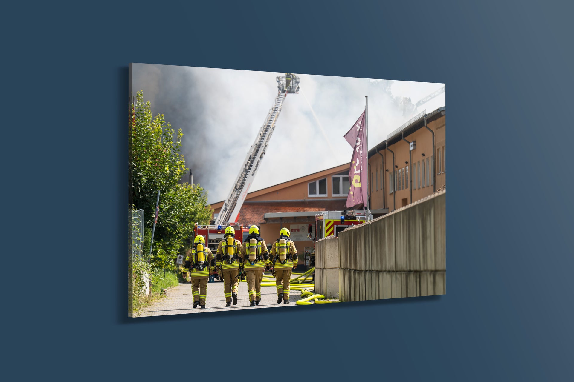 Großbrand im Industriegebiet Niedernhausen (Acryl)