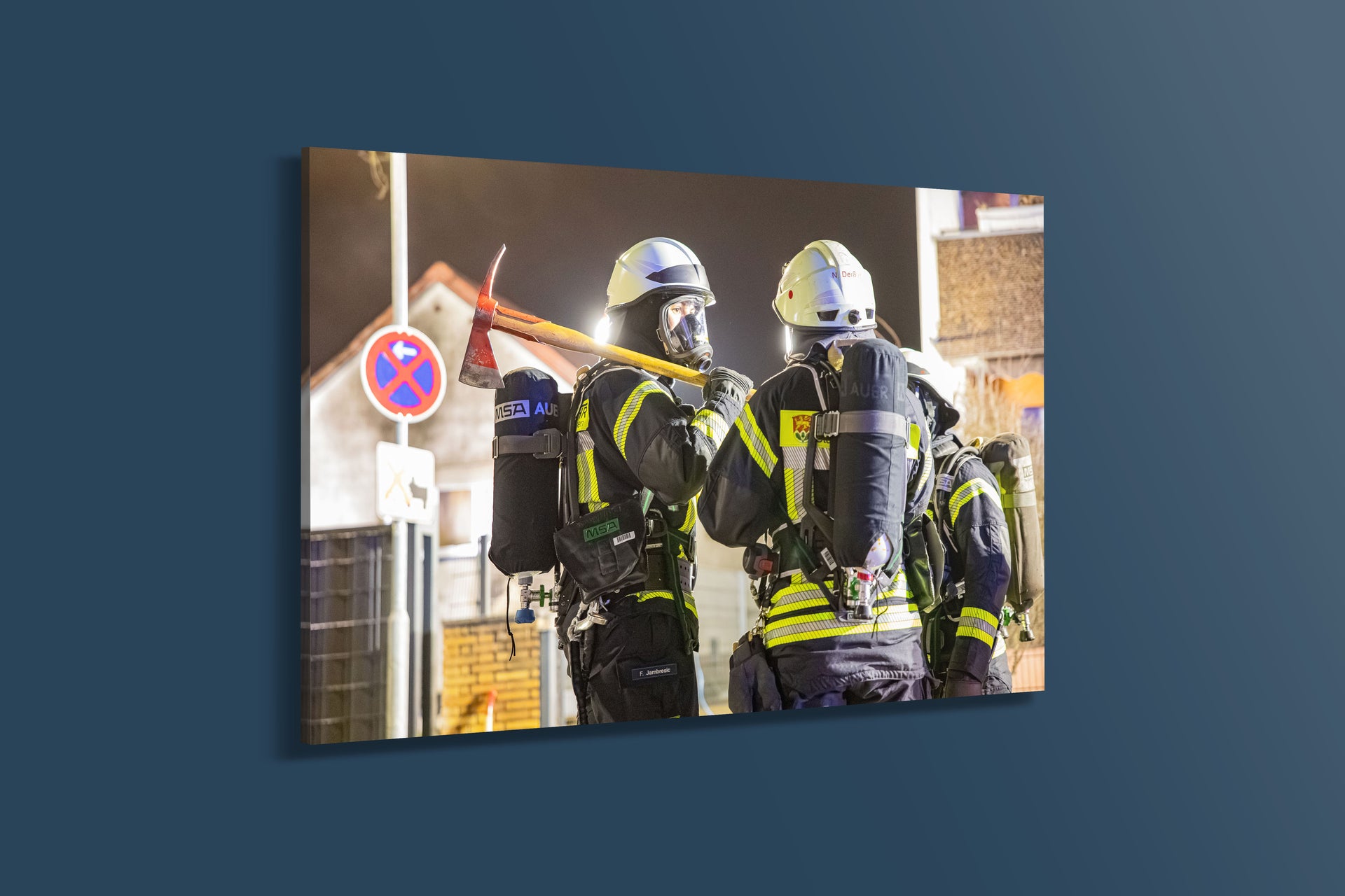 Atemschutztrupp der Feuerwehr Obertshausen im Einsatz (Acryl)