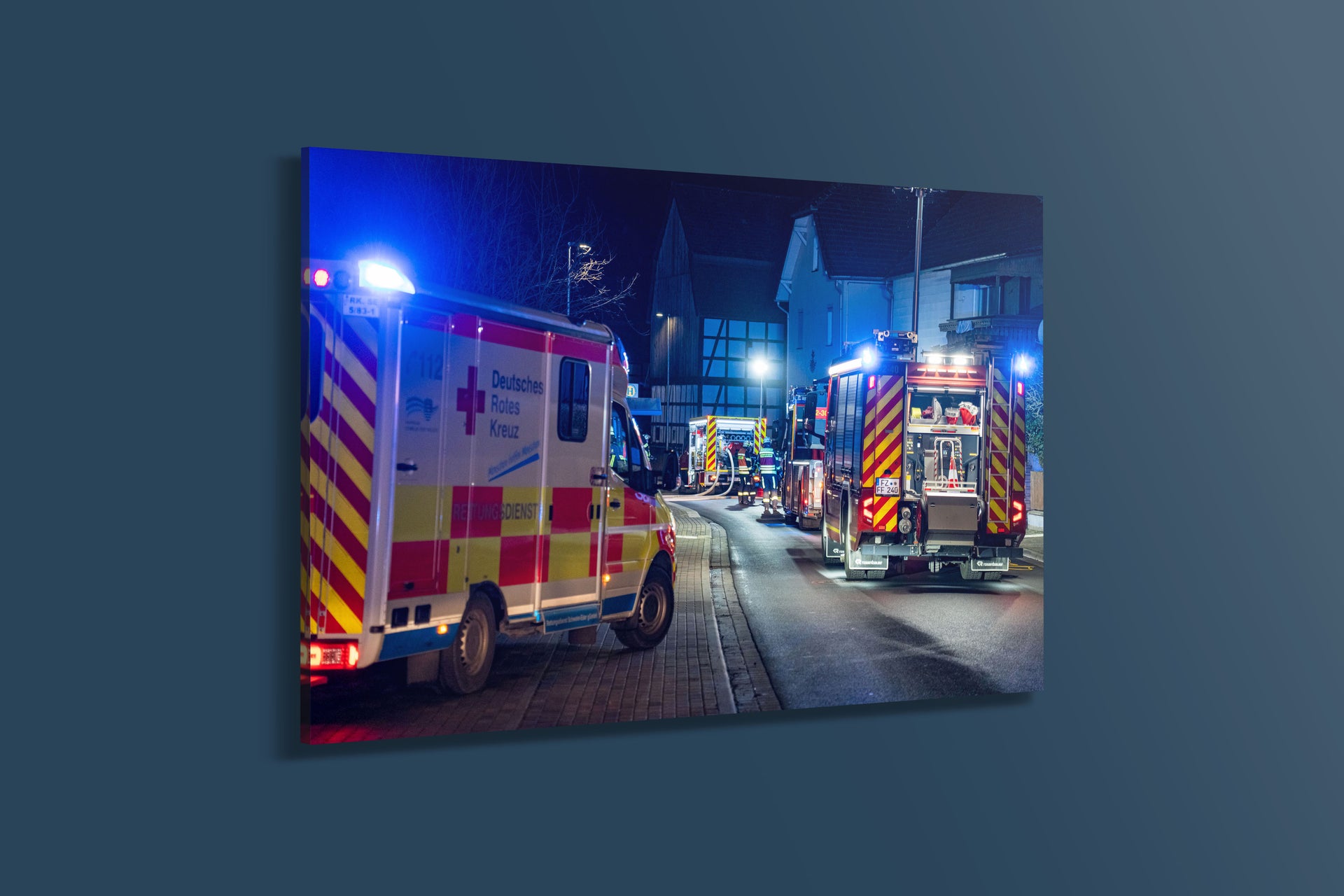 Wohnungsbrand in Fritzlar-Geismar bei Nacht (Acryl)