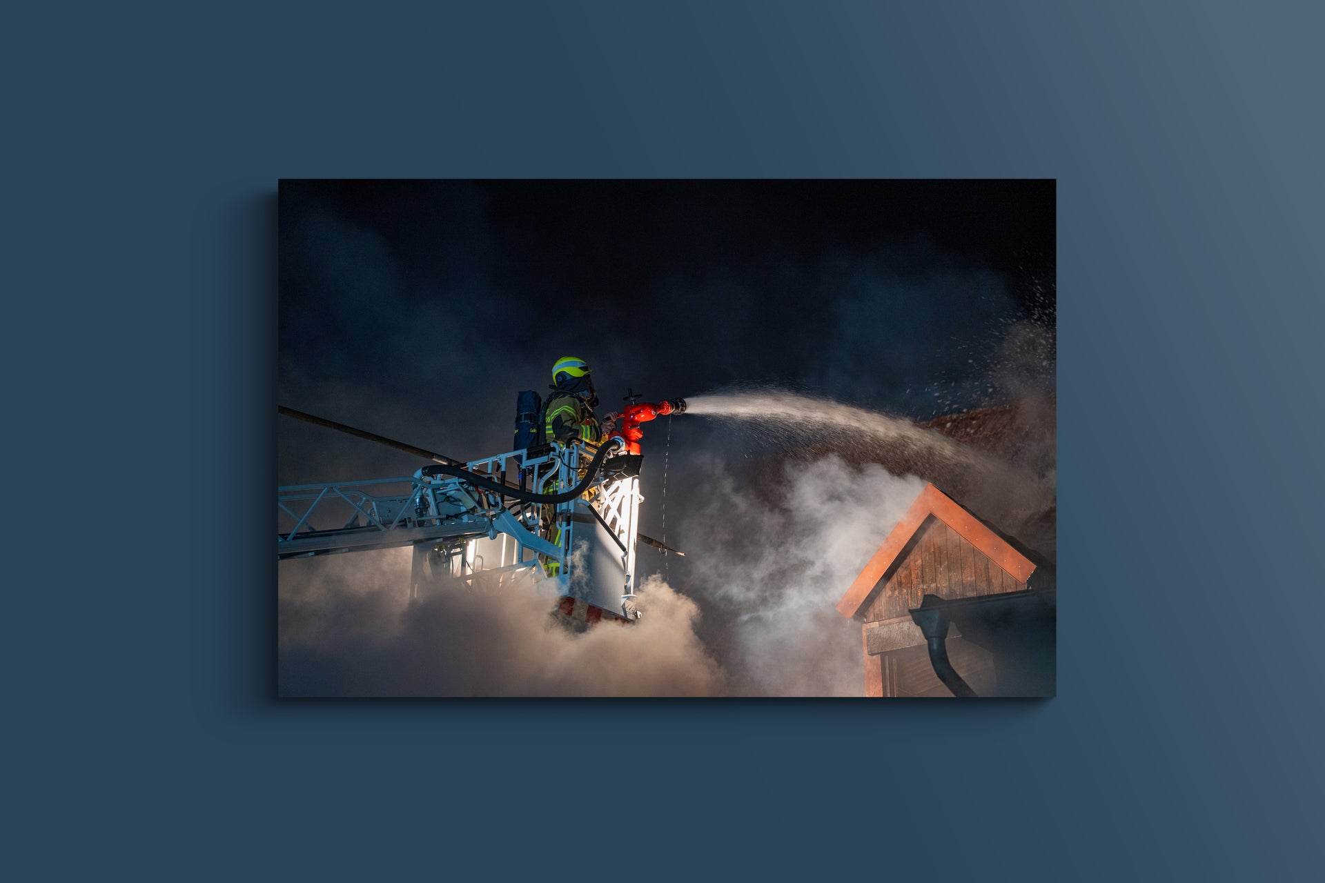 Feuerwehr-Großeinsatz bei Nacht in Schriesheim (Acryl)