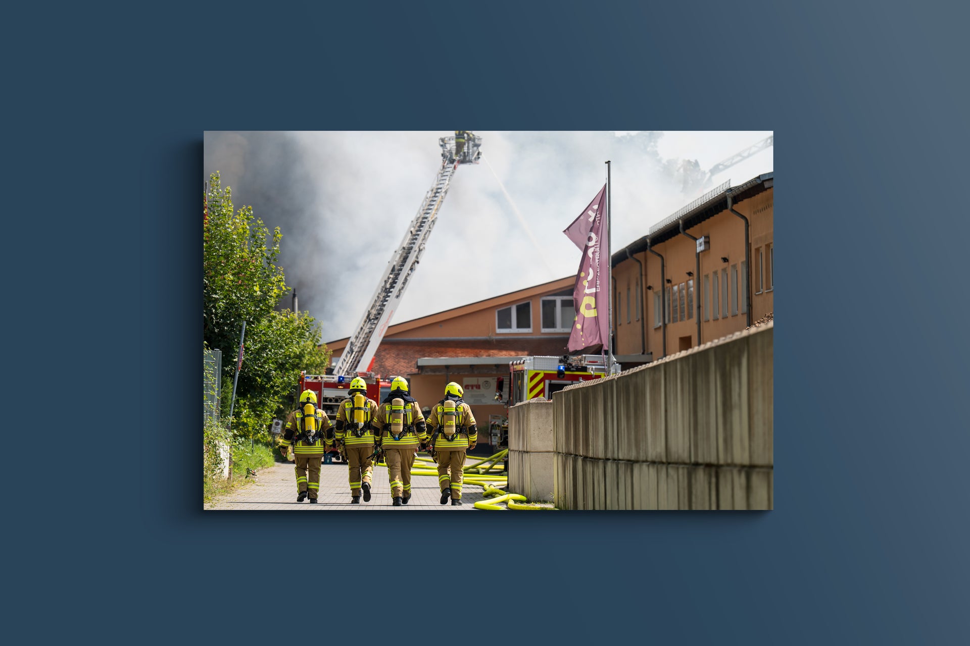 Großbrand im Industriegebiet Niedernhausen (Acryl)