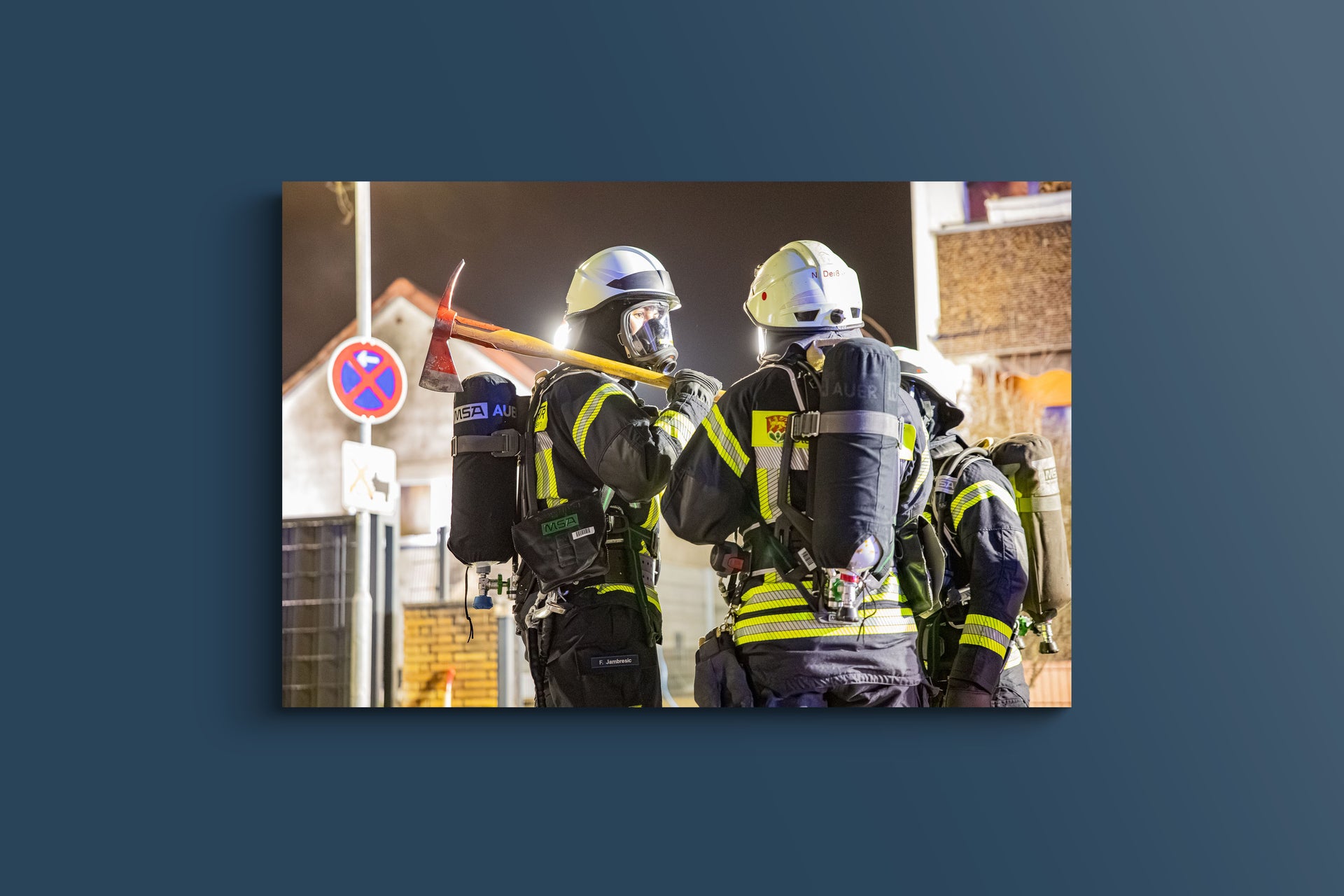 Atemschutztrupp der Feuerwehr Obertshausen im Einsatz (Acryl)