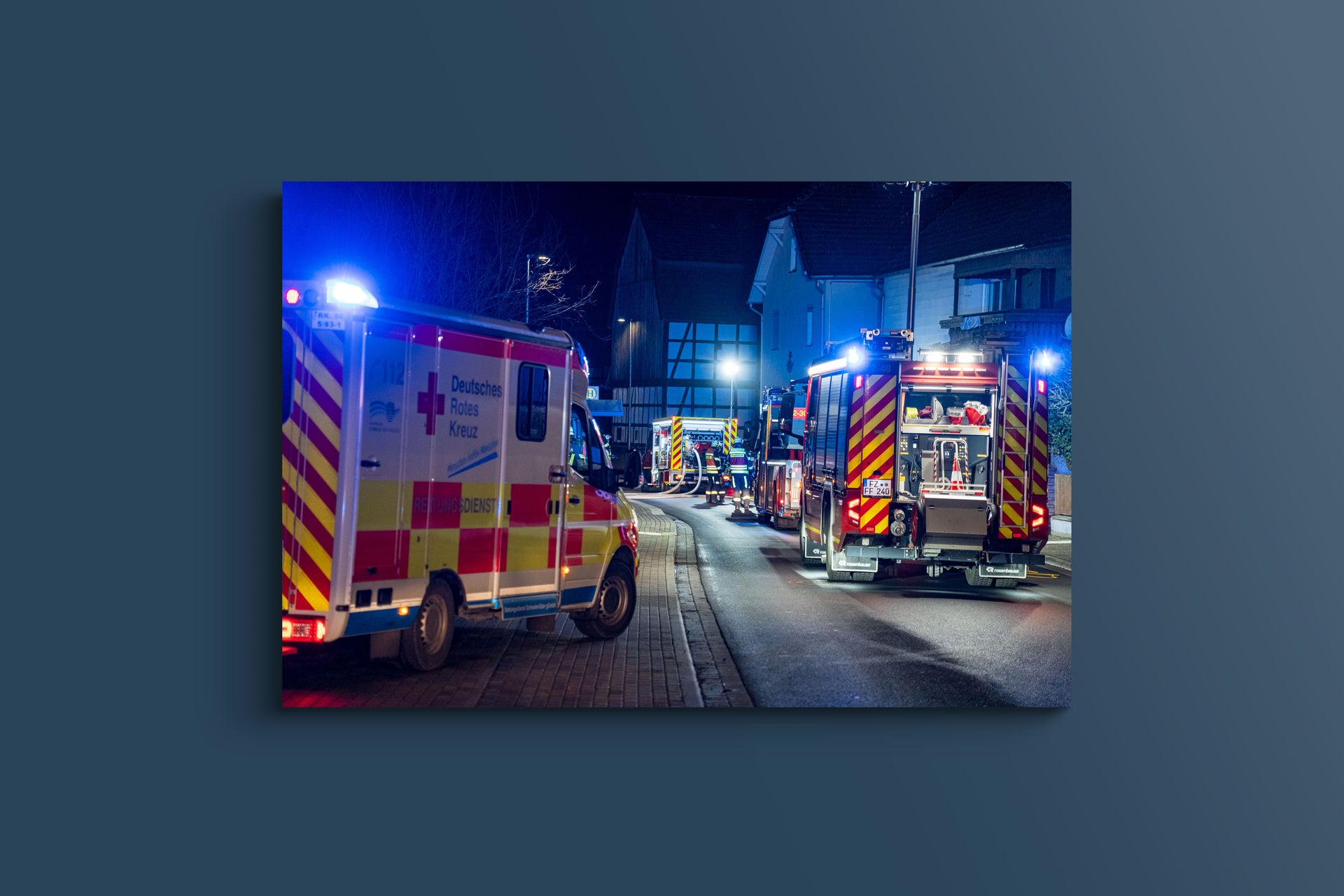 Wohnungsbrand in Fritzlar-Geismar bei Nacht (Acryl)