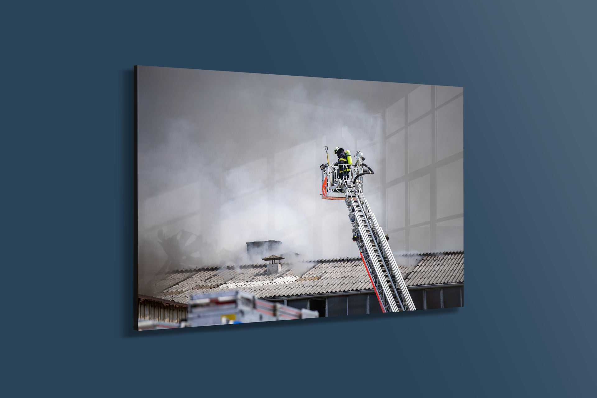 Feuerwehreinsatz auf Drehleiter – Maschinenhalle Dietzenbach (Alu-Dibond)