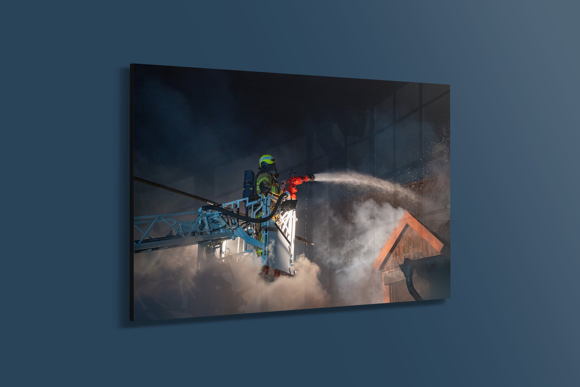 Feuerwehr-Großeinsatz bei Nacht in Schriesheim (Alu-Dibond)