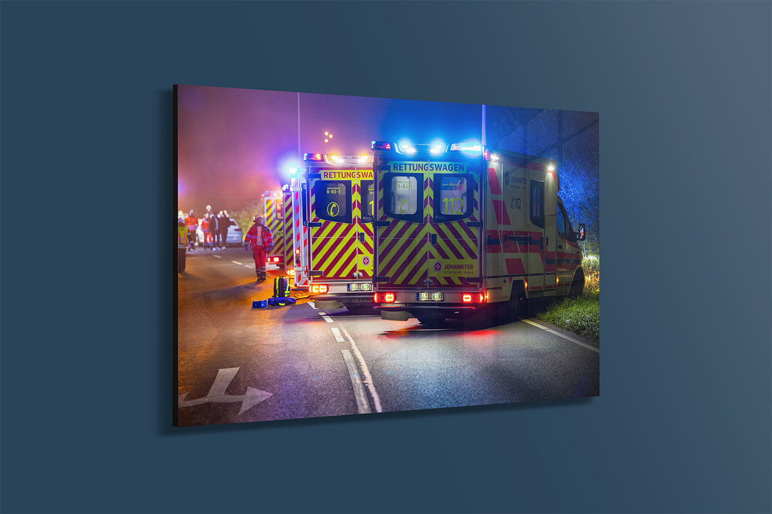 Rettungswagen in der Nacht (Alu-Dibond)