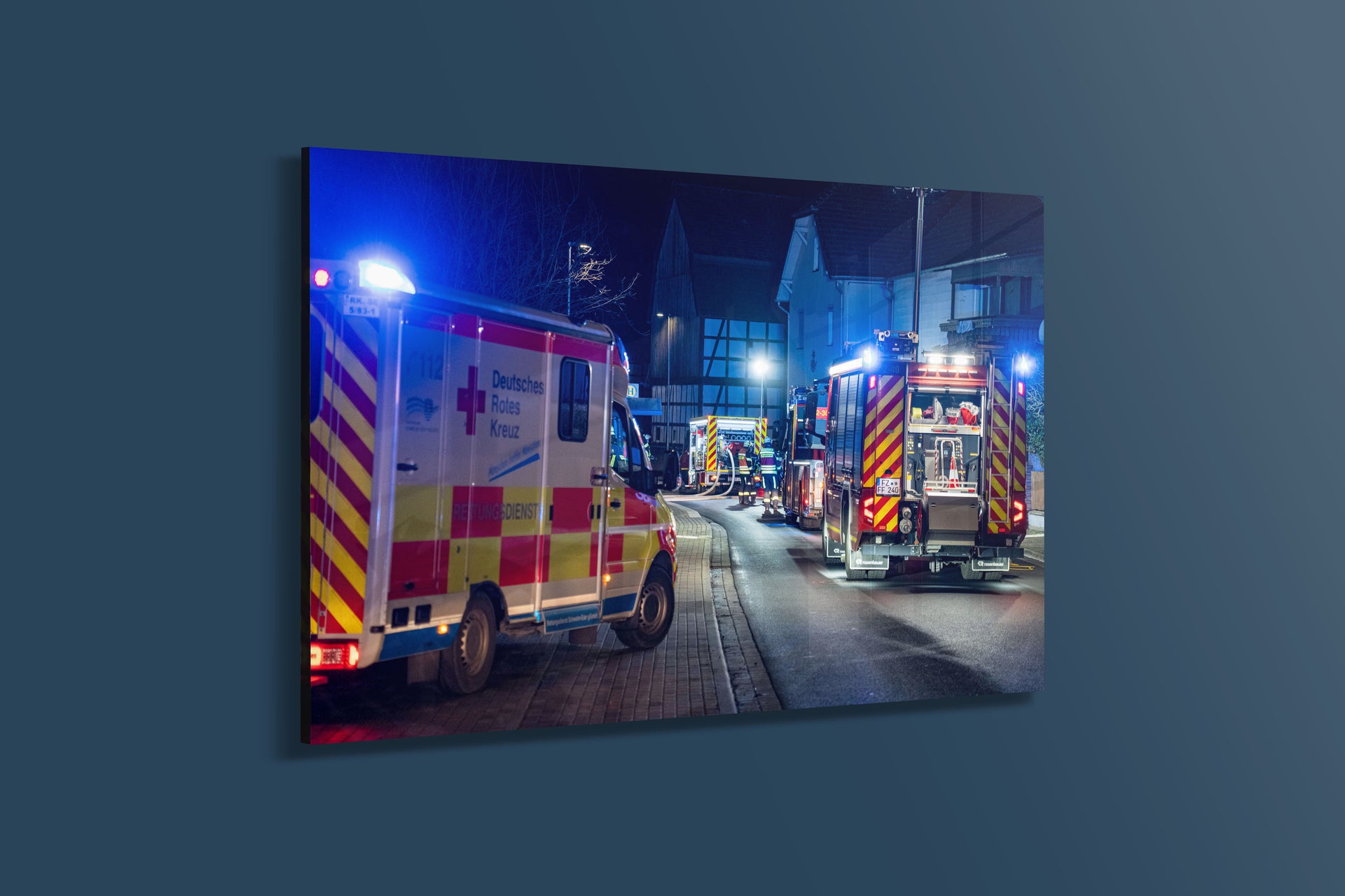 Wohnungsbrand in Fritzlar-Geismar bei Nacht (Alu-Dibond)