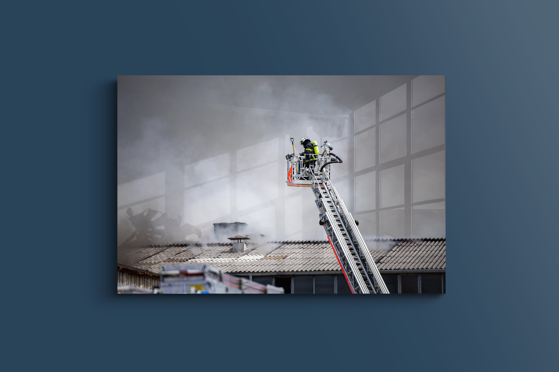 Feuerwehreinsatz auf Drehleiter – Maschinenhalle Dietzenbach (Alu-Dibond)