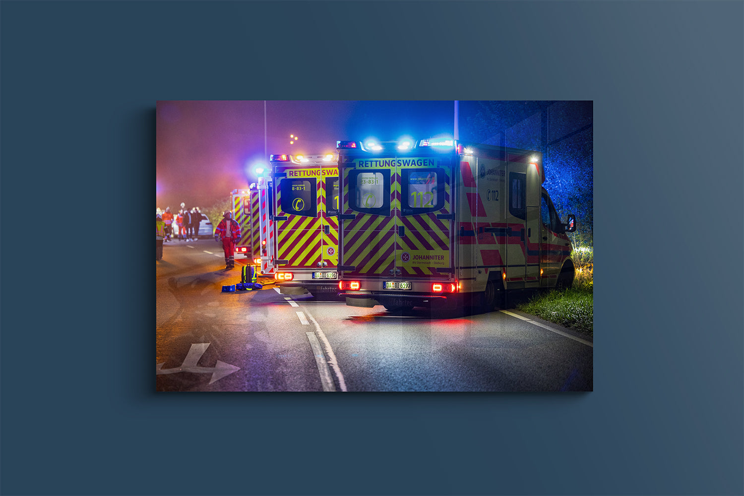 Rettungswagen in der Nacht (Alu-Dibond)