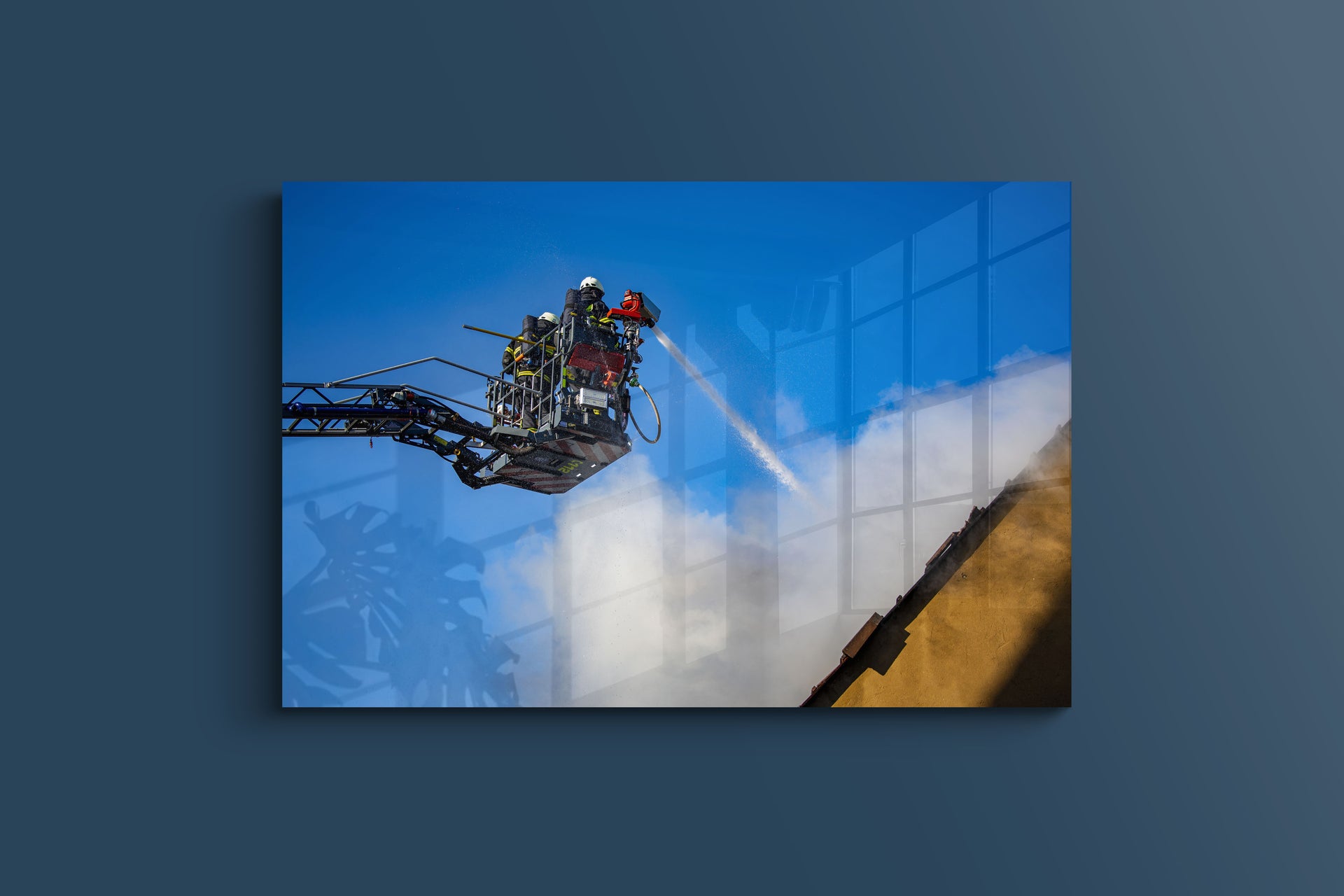 Wohnhausbrand Oberthausen: Drehleiter-Einsatz Feuerwehr (Alu-Dibond)