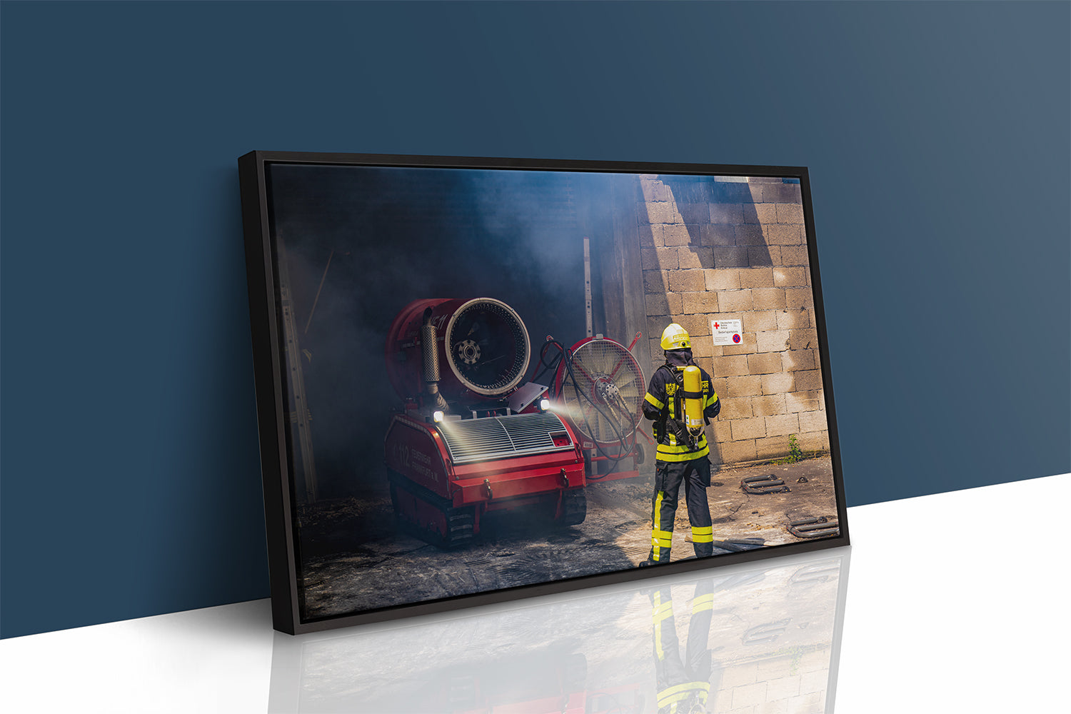 Feuerwehrmann und LUF im Einsatz (Alu-Dibond)