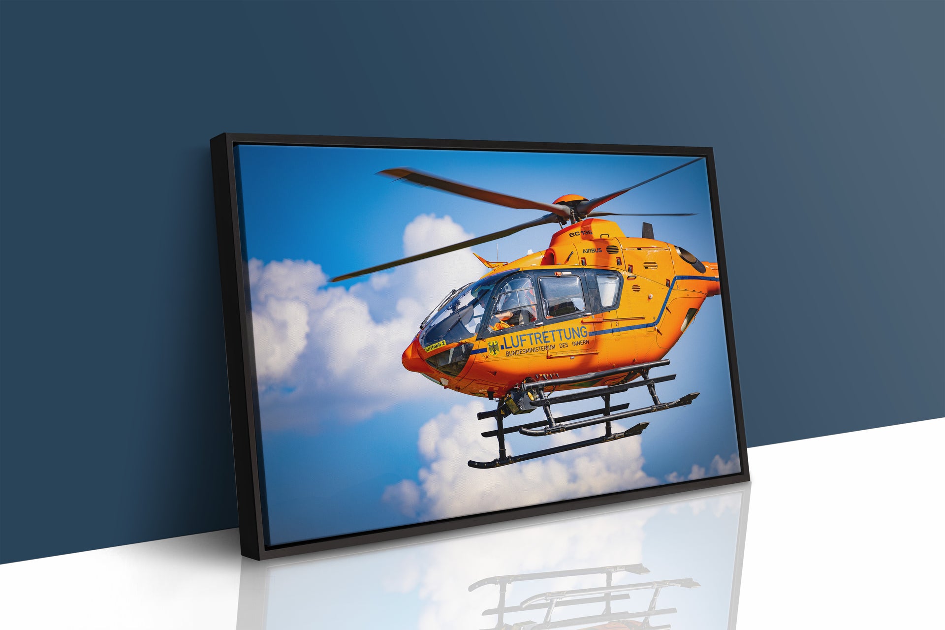 Christoph 2 nach schwerem Verkehrsunfall (Gerahmtes Bild)