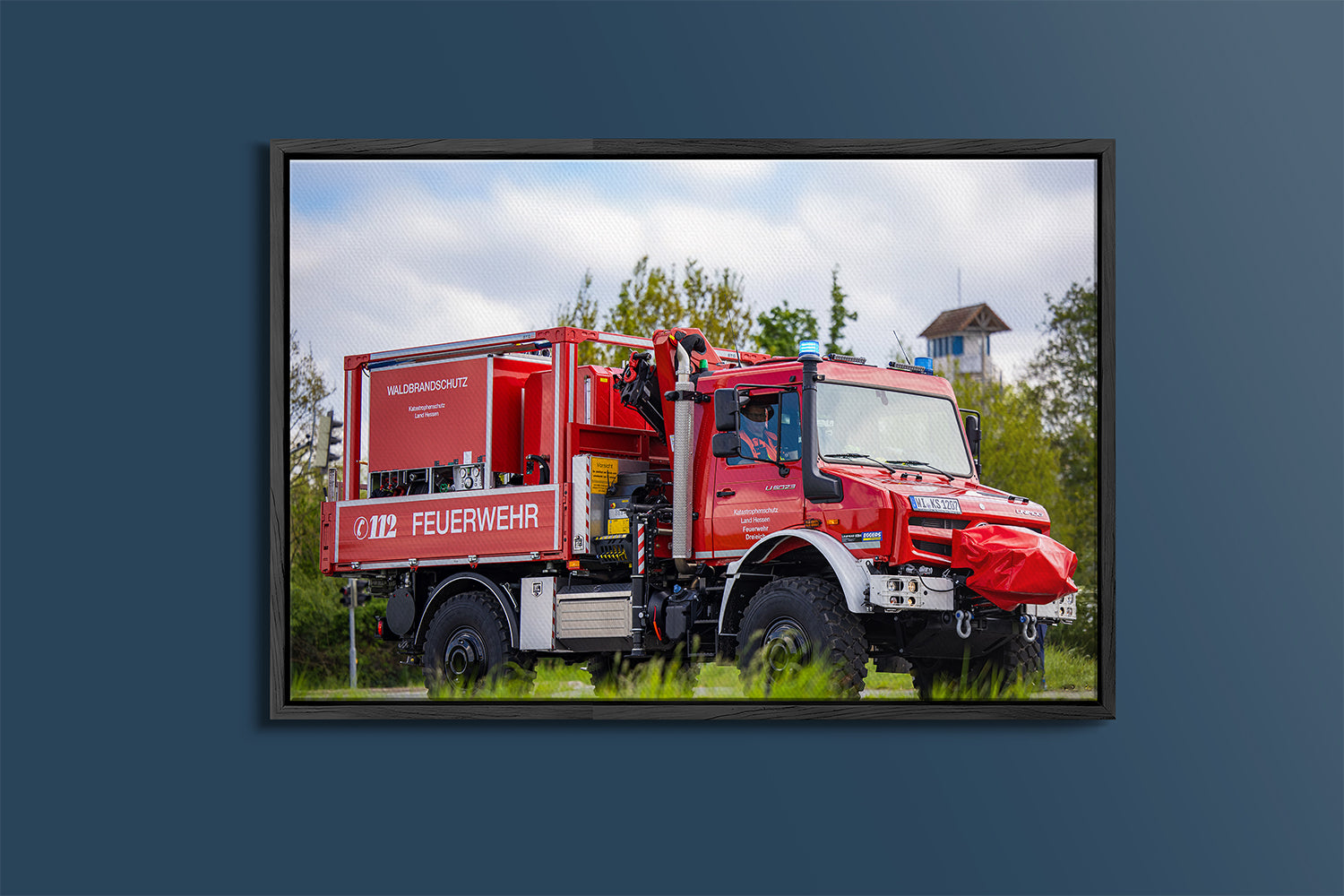 Waldbrandübung „Bulau Blaze“ – Spezialfahrzeug im Einsatz (Gerahmtes Bild)