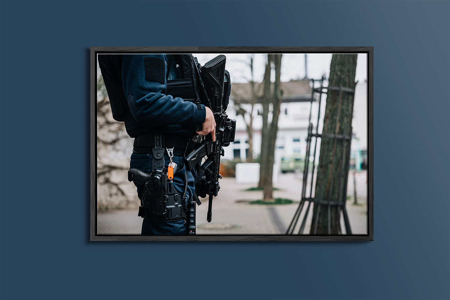 Bereitstellung am Tatort (Gerahmtes Bild)