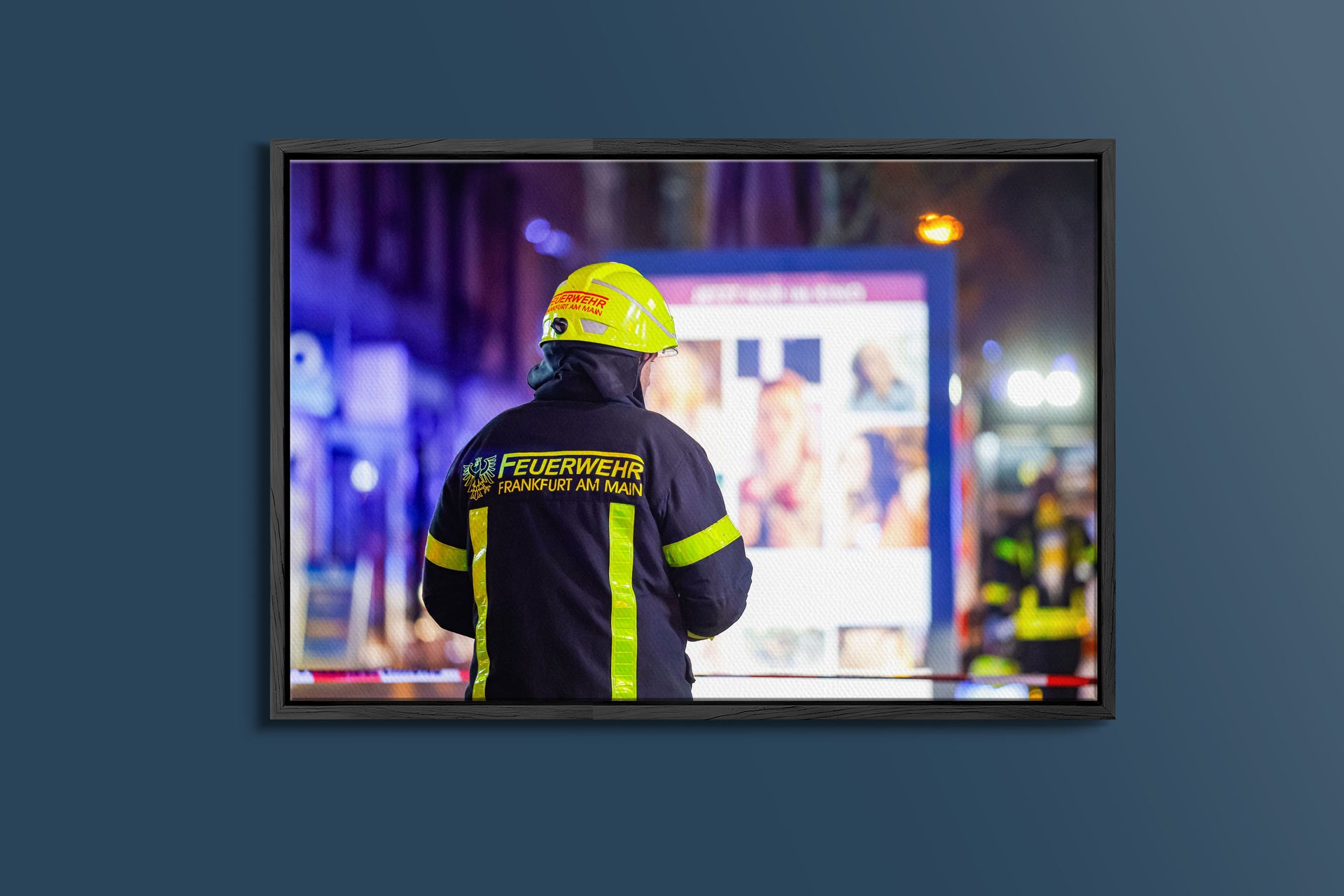 Feuerwehr Frankfurt Großeinsatz bei Großbrand in Höchst (Gerahmtes Bild)