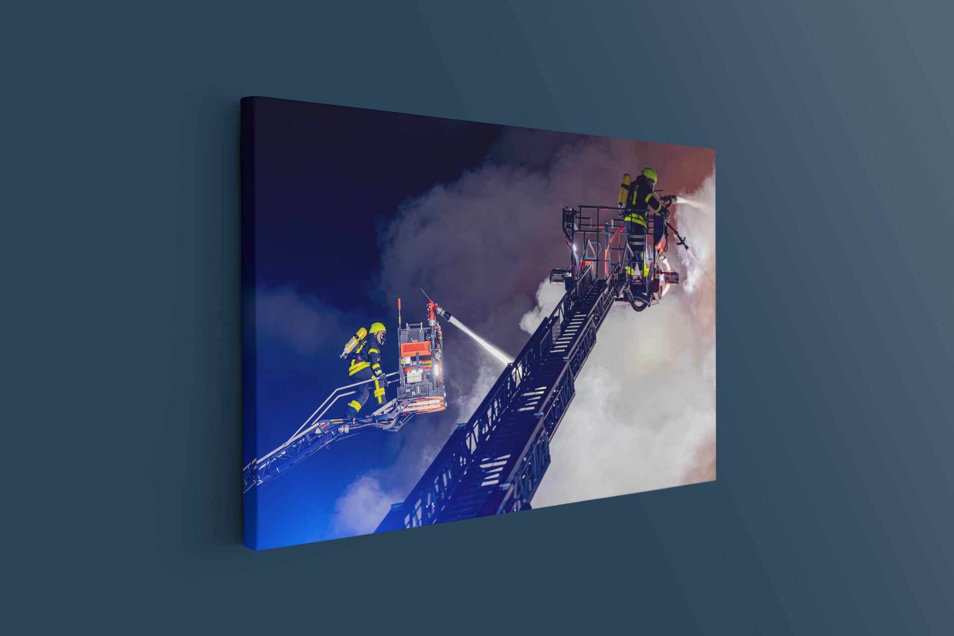 Im Kampf gegen die Flammen (Leinwand)